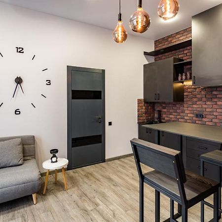 Stylish Apartment In The Center Leópolis Exterior foto