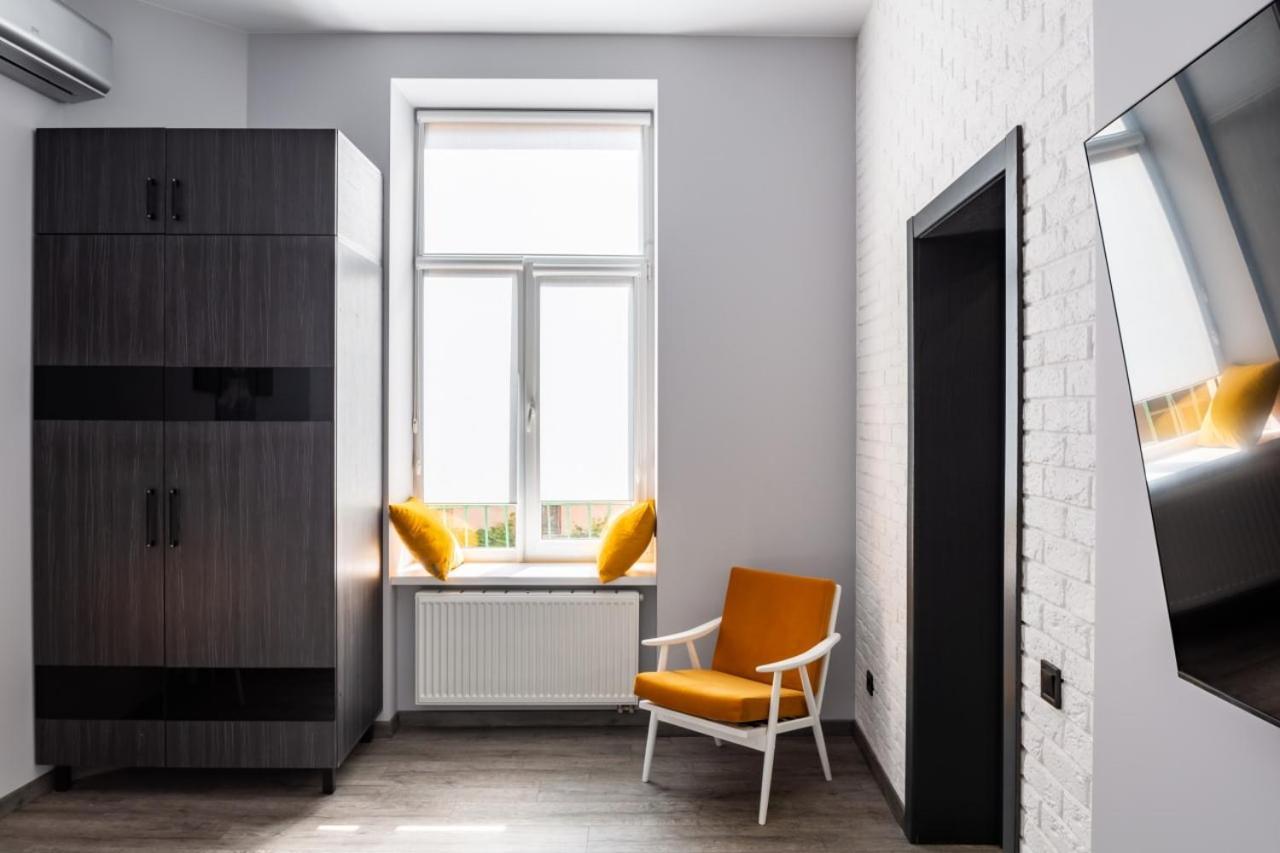 Stylish Apartment In The Center Leópolis Exterior foto