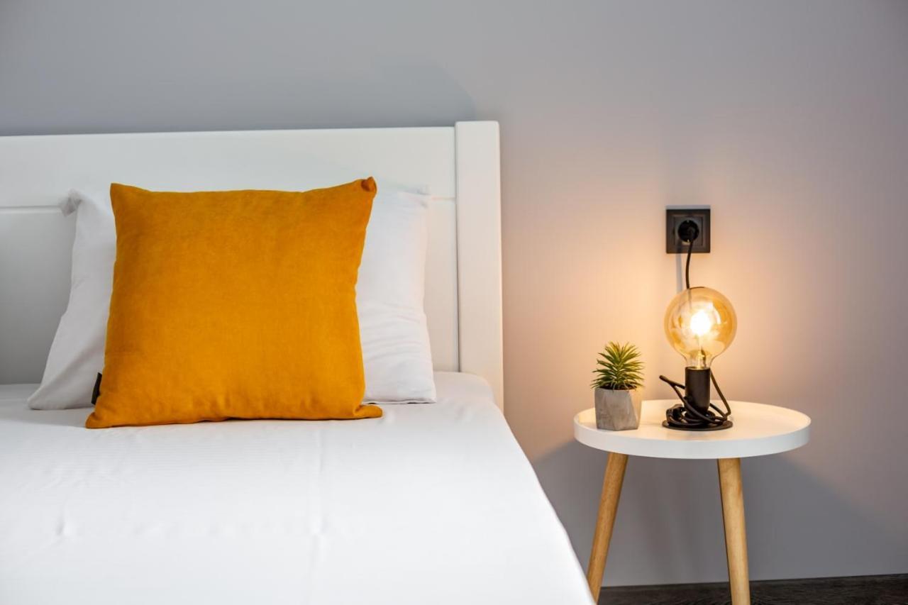 Stylish Apartment In The Center Leópolis Exterior foto
